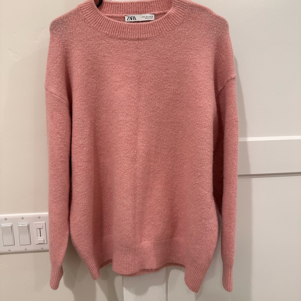 Zara Women's Soft Pink Crew Neck Sweater
